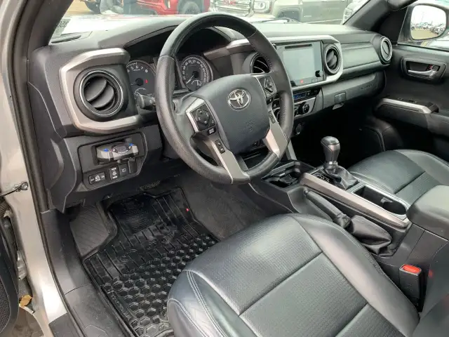 2018 Toyota Tacoma dans Autos et camions dans Medicine Hat - Image 14