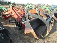 L300 Loader with Bucket