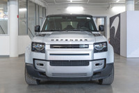Land Rover Defender 110 P400 SE 2023: - Extérieur métallisé HAKUBA SILVER et intérieur en cuir EBONY... (image 5)