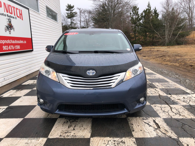 2014 Toyota Sienna XLE - power doors, nav, reverse cam, bluetoot in Cars & Trucks in Annapolis Valley - Image 2