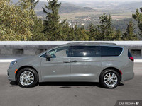 This 2022 Chrysler Pacifica Touring L boasts a powerful 3.6L Pentastar VVT V6 engine paired with a s... (image 1)