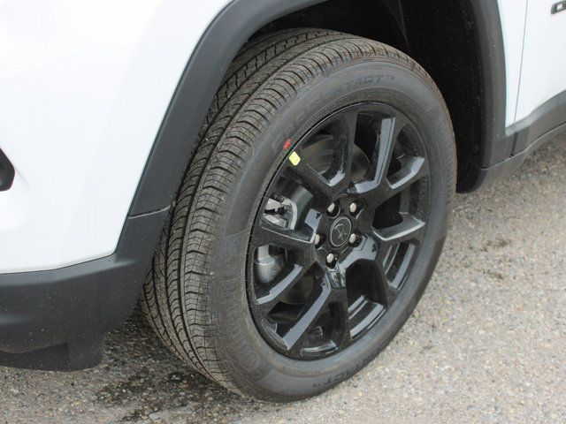 2025 Jeep Compass Altitude 4x4, Pano Sunroof, Remote Start in Cars & Trucks in Calgary - Image 2
