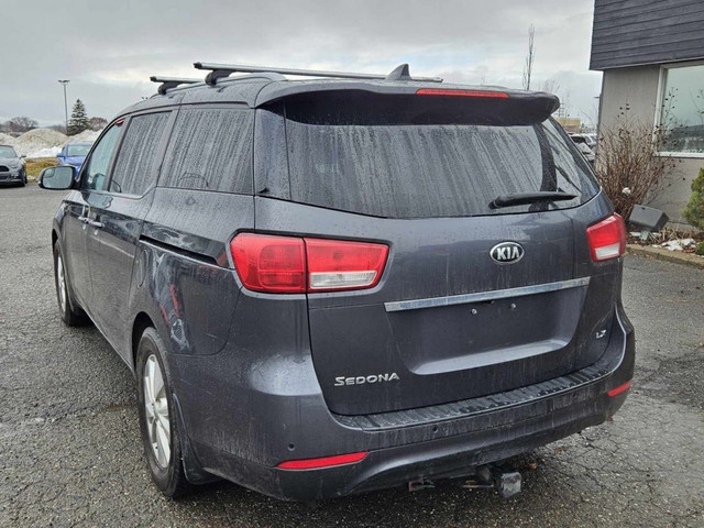 2016 KIA Sedona LX/LX+ dans Autos et camions  à Ville de Québec - Image 3