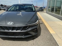 2025 Hyundai Elantra Luxury 2.0L FWD Luxury Hyundai Elantra Luxury 2.0L FWD Luxury 2025 Engine: 4 Cy... (image 9)