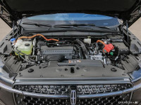 Sunroof, Cooled Seats, Premium Audio, Navigation, Wireless Charging! This Lincoln Nautilus promises... (image 8)