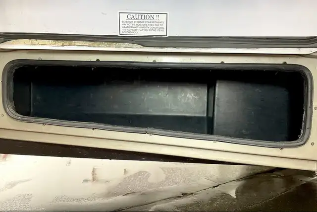 2012 Pleasure-Way Excel TS – Pre-Owned Class B Motorhome. in RVs & Motorhomes in Red Deer - Image 12