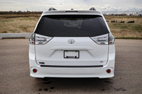Aluminum Wheels,ABS,Tires - Front Performance,Power Steering,Tires - Rear Performance,Wheel Locks,He... (image 2)