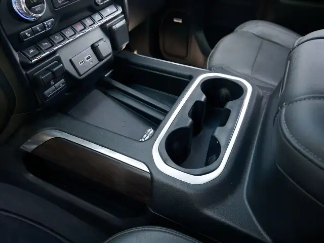 2019 GMC Sierra 1500 in Cars & Trucks in Kamloops - Image 42