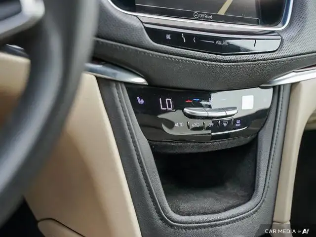 2017 Cadillac XT5 Luxury FWD | Sunroof | Navigation | Memory in Cars & Trucks in Windsor Region - Image 24