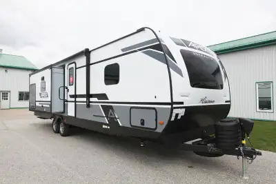 LIST PRICE $65,900.00 BLOW OUT PRICE $59,000.00 + HST & LIC RENAUD RV SALES 2558 COUNTY RD 20, HARRO...