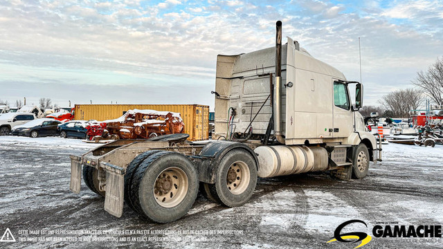 2016 VOLVO VNL630 HIGHWAY / SLEEPER TRUCK / TRACTOR in Heavy Trucks in Chilliwack - Image 4