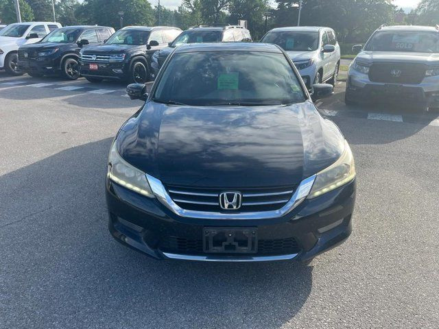 2015 Honda Accord Sedan Touring | One Owner | Full Service in Cars & Trucks in London - Image 2