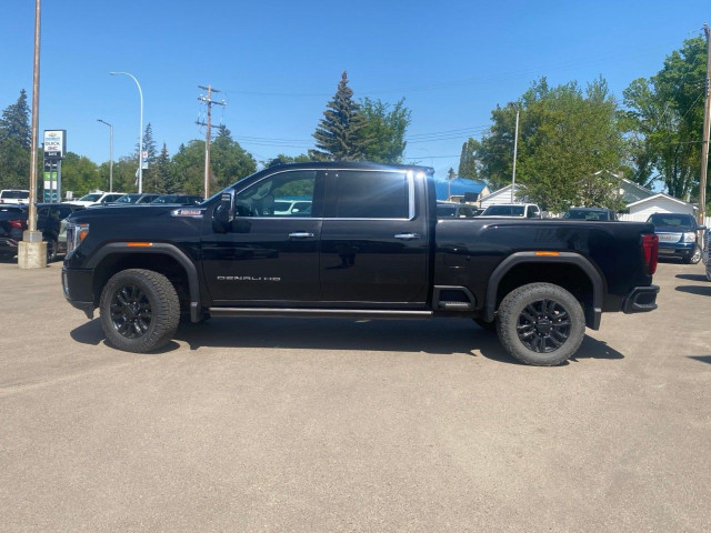 2022 GMC Sierra 3500HD in Cars & Trucks in Medicine Hat - Image 2