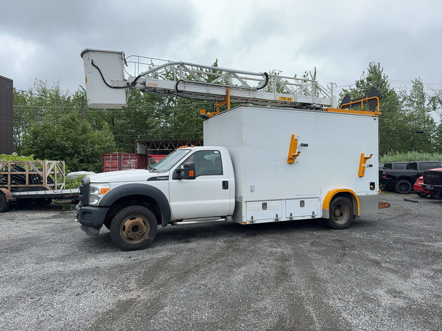2016 Ford F-550 Super Duty DRW 2WD Regular Cab in Cars & Trucks in Laval / North Shore - Image 3