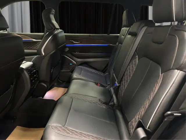 2024 Jeep Grand Cherokee L in Cars & Trucks in Strathcona County - Image 11