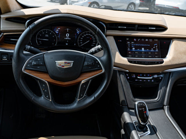 2017 Cadillac XT5 Platinum AWD in Cars & Trucks in Barrie - Image 2
