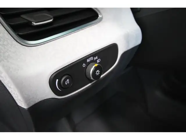 2021 Chevrolet Bolt EV in Cars & Trucks in Lévis - Image 25