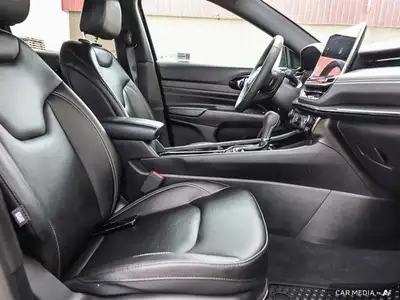 2024 Jeep Compass Altitude | Heated Seats | Rain Sensing Wipers, View more