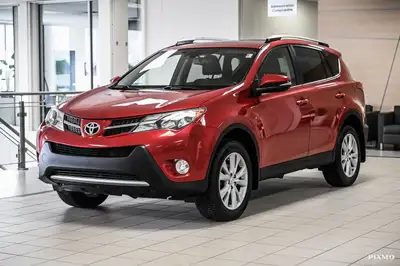 Toyota Rav4 2015 offert en version limited incluant la motorisation 4 cylindres 2.5L, le toit ouvran...