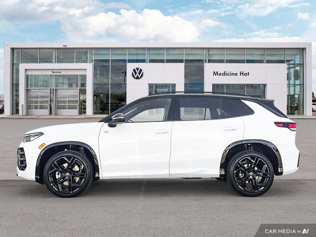 2025 Volkswagen Tiguan Comfortline R-Line Black Edition in Cars & Trucks in Medicine Hat - Image 3