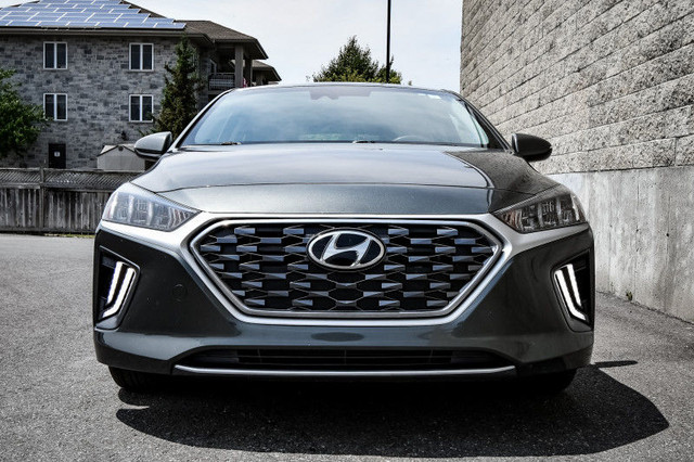 2021 Hyundai IONIQ Plug-in Hybrid Preferred • SUNROOF • HEATED S in Cars & Trucks in Kingston - Image 4