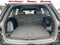 COMPANY DEMO VEHICLE!!! Diamond Black Crystal Pearlcoat Exterior, Global Blk W/Global Blk Interior,... (image 8)