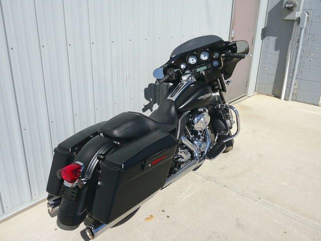 2012 Harley Davidson Street Glide $120 B/W OAC in Touring in Edmonton - Image 3