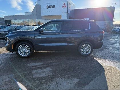 2025 Mitsubishi Outlander PHEV LE S-AWC in Cars & Trucks in Calgary - Image 4