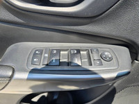 2019 Jeep Cherokee Sport 4x4 with the efficient 2.4L Tigershark engine and 133,445kms! See Carfax re... (image 9)