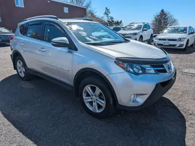 2014 Toyota RAV4 XLE 175,368 KM XLE- Sunroof and more!!