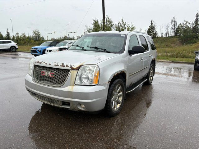 2010 GMC Yukon Denali in Cars & Trucks in Fort McMurray