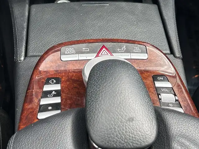 2009 Mercedes-Benz S-Class 5.5L V8 in Cars & Trucks in Calgary - Image 20