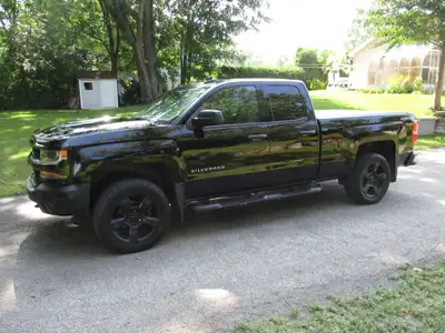 Silverado 5.3 4x4, 6 Passagers, Bluetooth, Caméra de Recul, Démarreur è Distance, A/C, CD/AUX/USB Au...