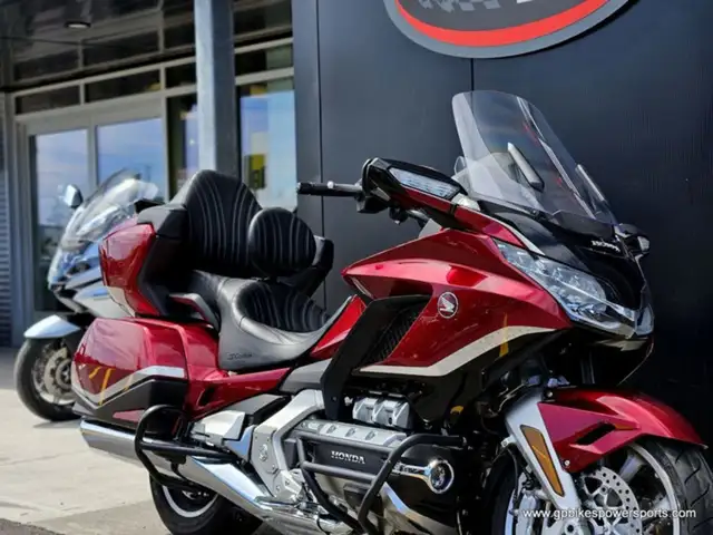 2021 Honda Gold Wing Tour DCT Airbag ABS in Sport Touring in Oshawa / Durham Region - Image 10