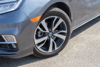 // ACCIDENT FREE!! // // SINGLE OWNER! // Experience exceptional family travel with the 2019 Honda O... (image 5)