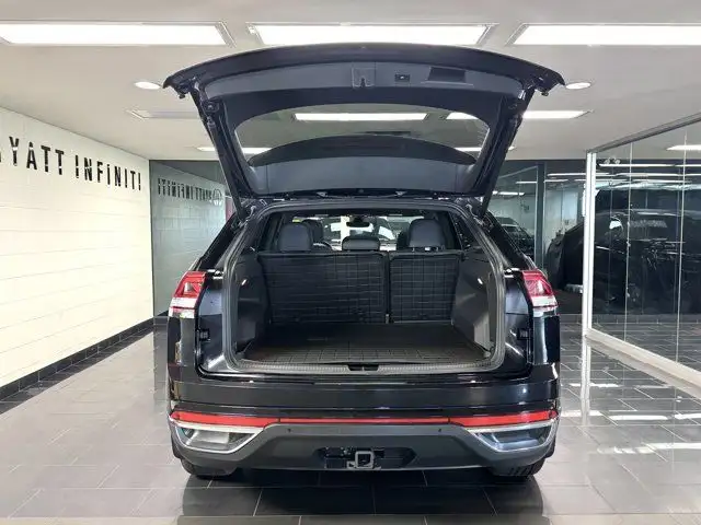 2020 Volkswagen Atlas Cross Sport Execline - 2 Sets of Rims dans Autos et camions dans Calgary - Image 23
