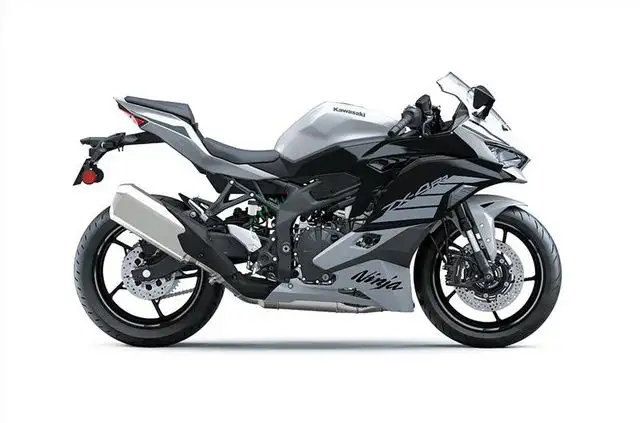 2025 Kawasaki NINJA ZX-4RR in Street, Cruisers & Choppers in Stratford - Image 4