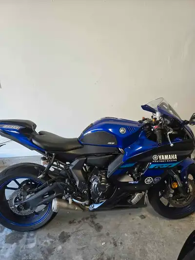 APPLY NOW: https://www.ridecollective.ca/get-pre-approved 2024 YAMAHA YZF-R1 is a high-performance s...