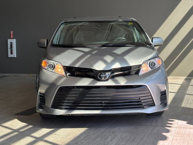 2020 Toyota Sienna CE | 3.5L V6 Engine | 7 Seater in Cars & Trucks in Edmonton - Image 3