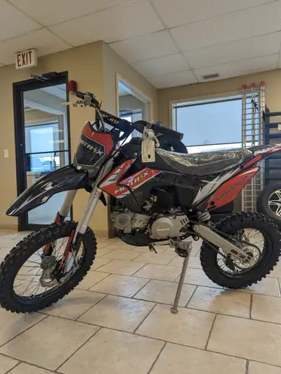Stock # 5146-A *** SALE PRICED AT $ 2499.00 + Freight, PDI & Gst = $3065 MATRIX / RACERON 150cc DIRT...