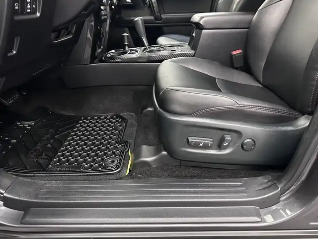 2022 Toyota 4Runner TRD Sport - Leather - Sunroof - Heated Se... dans Autos et camions dans Lethbridge - Image 15