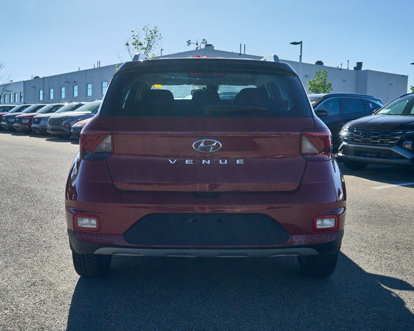 2021 Hyundai Venue Preferred | Backup Cam | Cross-traffic Alert in Cars & Trucks in Edmonton - Image 4