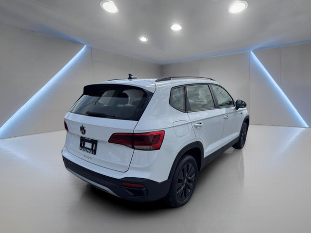 2022 Volkswagen Taos Trendline in Cars & Trucks in Markham / York Region - Image 4
