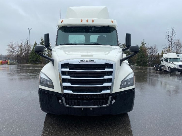 2019 Freightliner T12664ST in Heavy Trucks in Moncton - Image 2