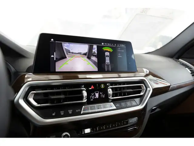 2022 BMW X4 xDrive30i in Cars & Trucks in Vancouver - Image 25