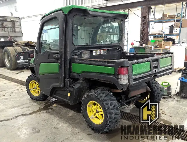 2018 JOHN DEERE Gator XUV 835R 4x4 UTV SxS ATV in ATVs in Edmonton - Image 7