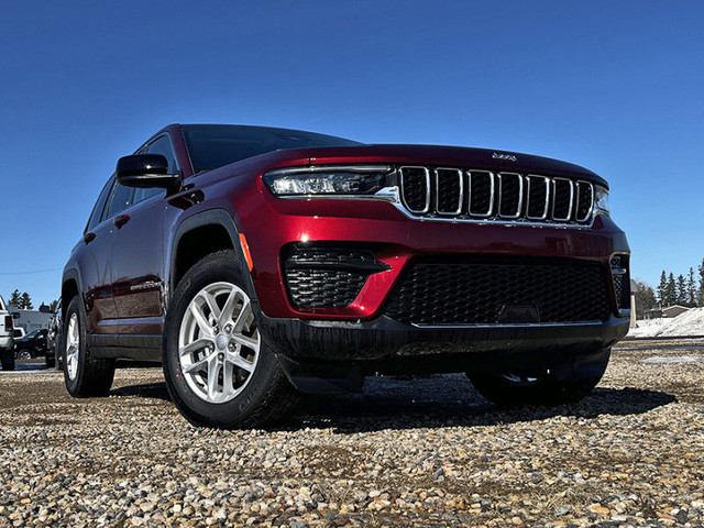 2023 Jeep Grand Cherokee in Cars & Trucks in Saskatoon - Image 2