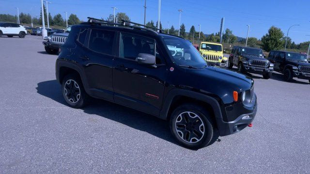 2015 Jeep Renegade Trailhawk | 4X4 | Bluetooth | Cruise Control in Cars & Trucks in Prince George - Image 2