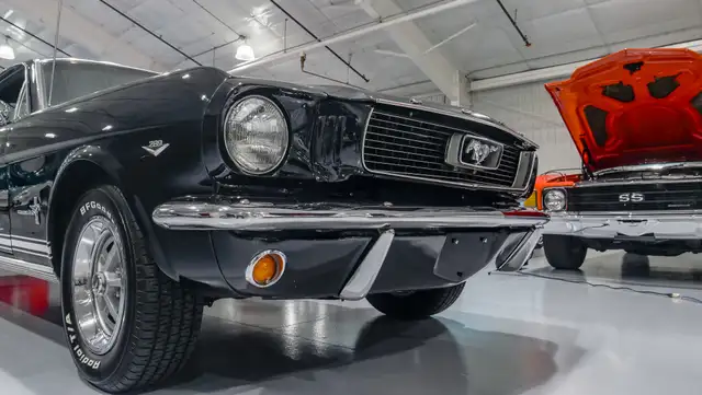 1966 Ford Mustang 2+2 Fastback in Classic Cars in London - Image 15