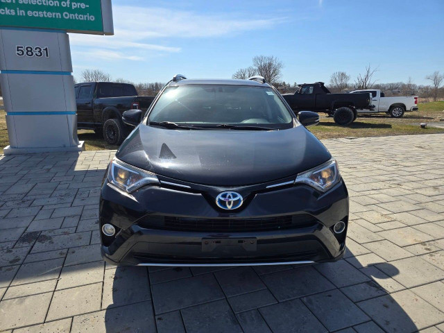 2016 Toyota RAV4 Hybrid in Cars & Trucks in Ottawa - Image 2
